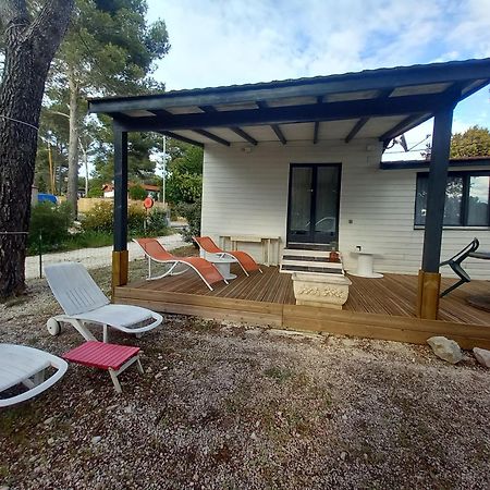 Mobilhome A Deux Pas Du Circuit Du Castellet Avec Terrasse Vue Mer Ле Кастеле Екстериор снимка