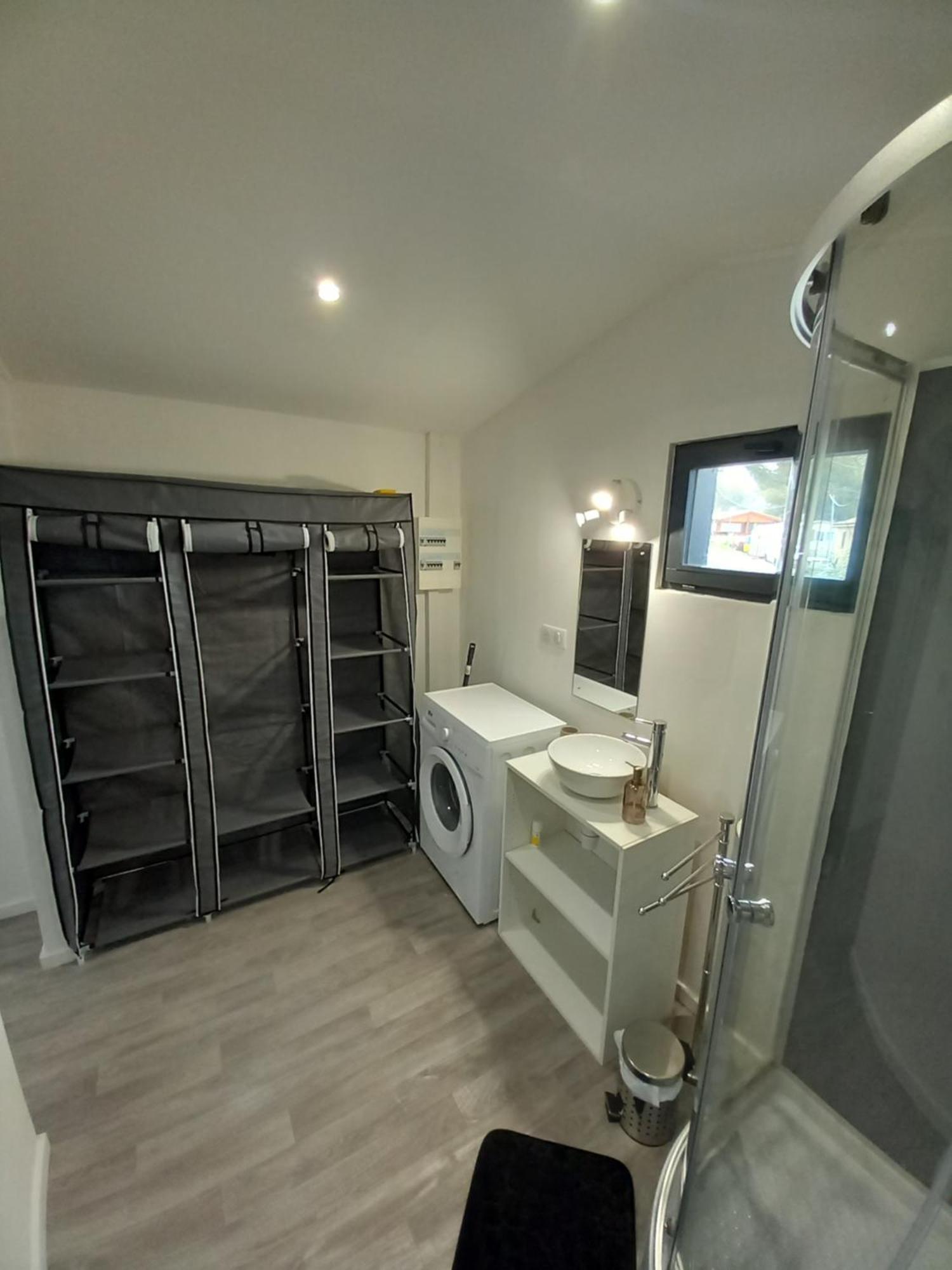 Mobilhome A Deux Pas Du Circuit Du Castellet Avec Terrasse Vue Mer Ле Кастеле Екстериор снимка