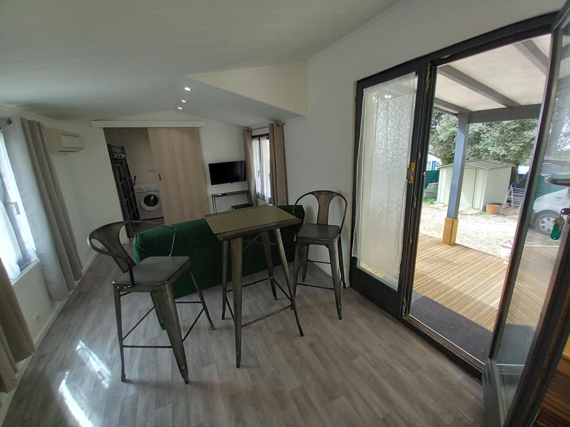 Mobilhome A Deux Pas Du Circuit Du Castellet Avec Terrasse Vue Mer Ле Кастеле Екстериор снимка