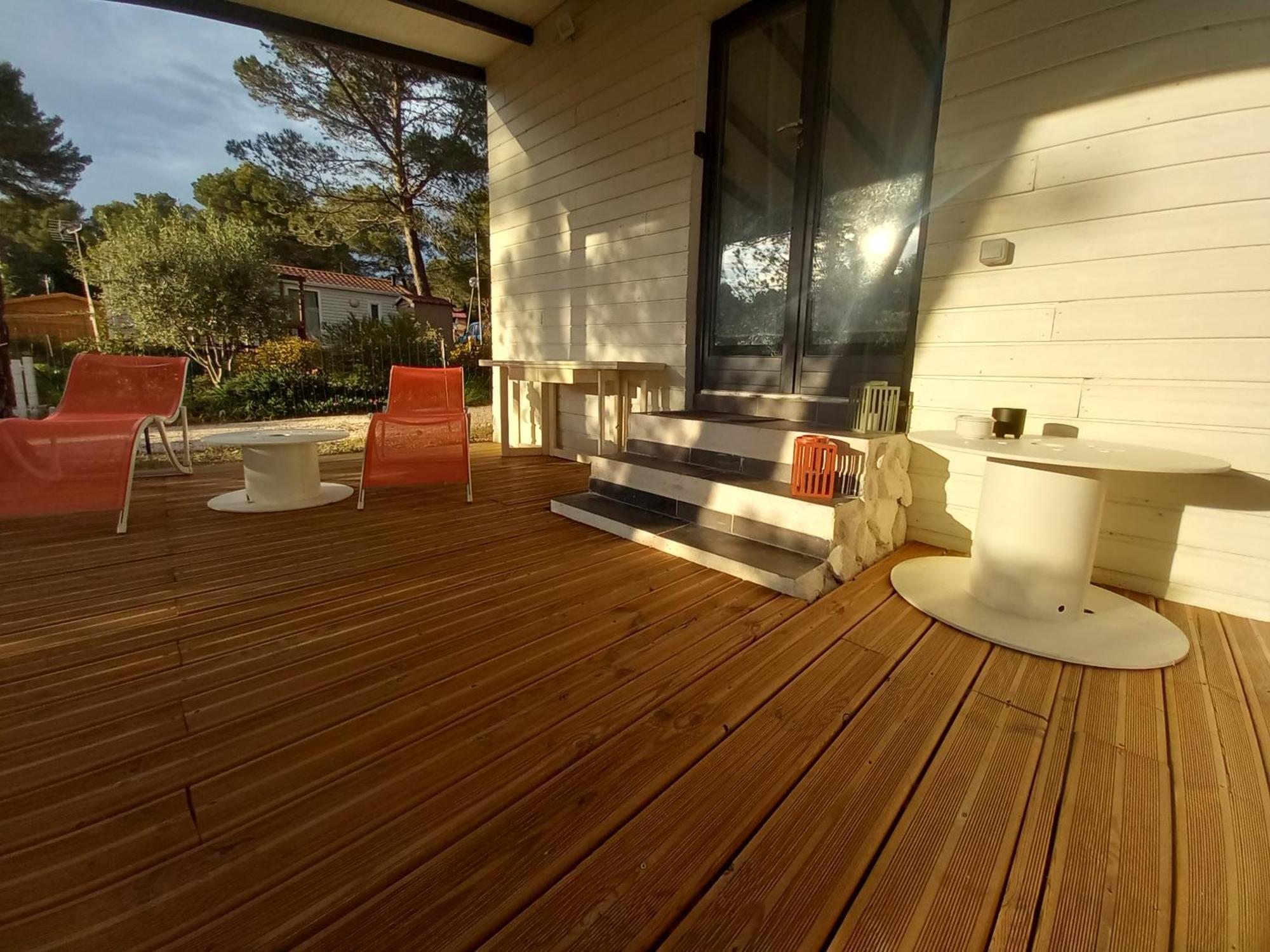 Mobilhome A Deux Pas Du Circuit Du Castellet Avec Terrasse Vue Mer Ле Кастеле Екстериор снимка