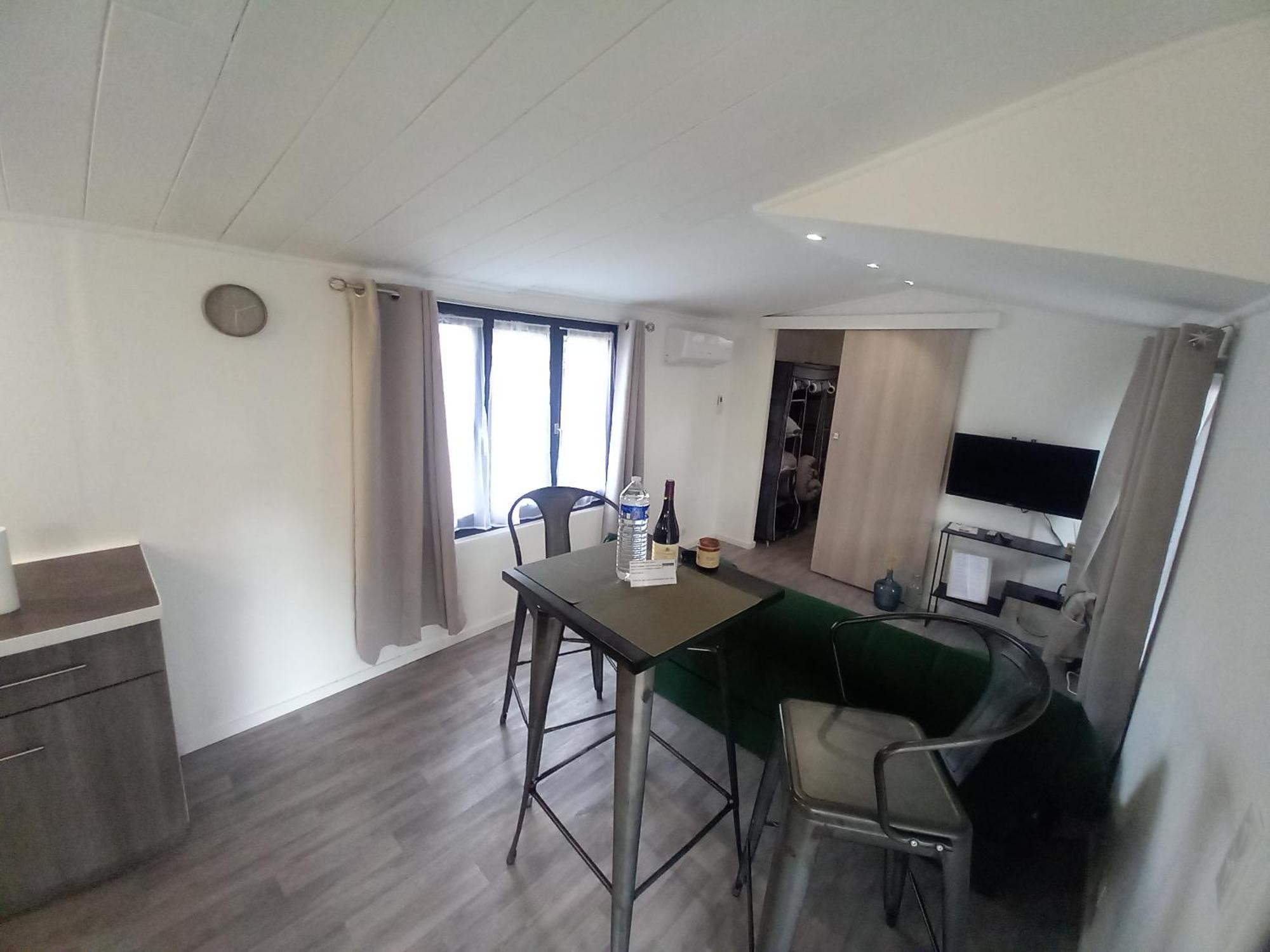 Mobilhome A Deux Pas Du Circuit Du Castellet Avec Terrasse Vue Mer Ле Кастеле Екстериор снимка